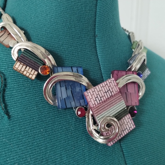 Abstract 80s 90s geometric glass and silver statement necklace - Picture 3 of 5